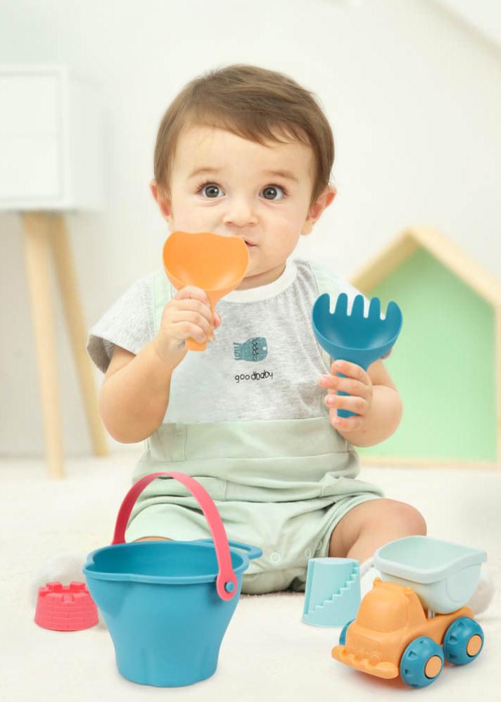Children's beach toys